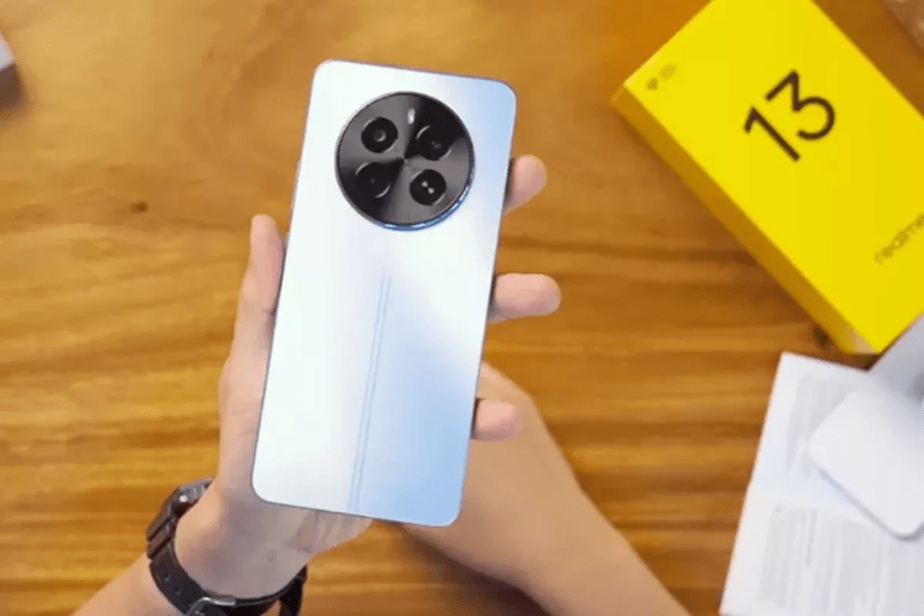 Muncul di Geekbench, Realme 13 5G Pakai SoC Dimensity&nbsp;6300?